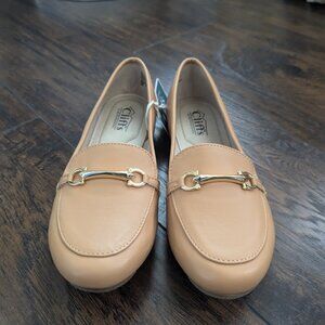 NWT Wide-width Cliff by White Mountain Loafers
